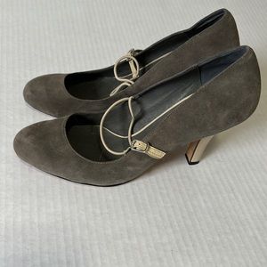 Mary janes gray suede and patent beige